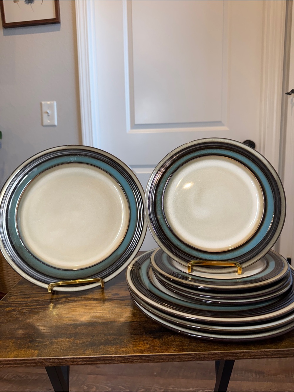 Gibson Elite Dinnerware Set 8 Piece Teal Brown Cream Plates – 4 Dinner 4 Salad